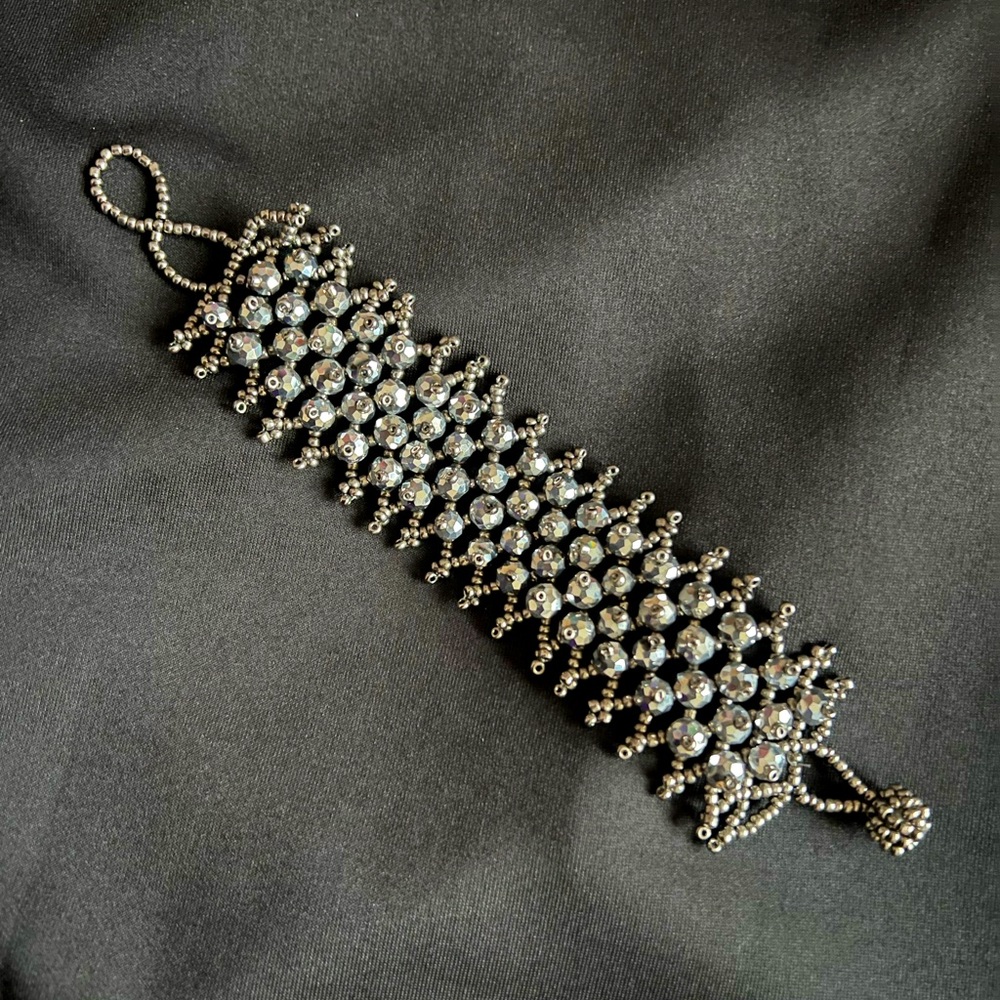 Artisan Sparkler graphite color bead bracelet